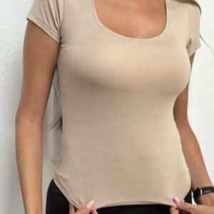 חולצת בייסיק גזרה עגולה רחבה צבע מוקה