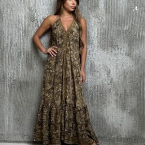 שמלת קשירה פאנלים בגוון חום כהה