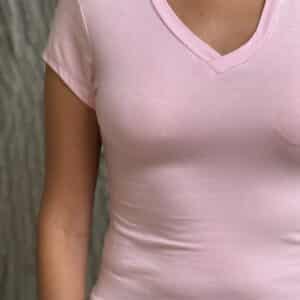 חולצת בייסיק וי צבע ורוד בייבי
