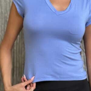 חולצת בייסיק וי צבע כחול