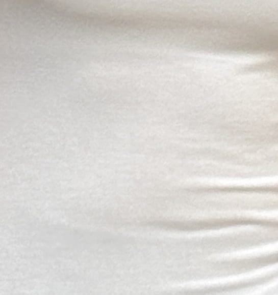 חולצת בייסיק וי צבע לבן