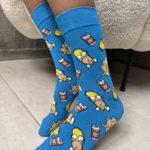 גרביים הומר סימפסון רקע כחול פחיות